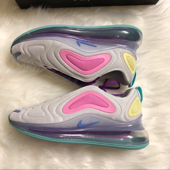 ❌Sold!❌NIB Women’s Nike Air Max 720 - Picture 7 of 8